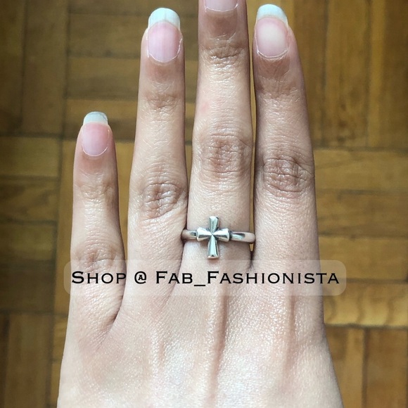 James Avery Retired St Teresa Cross Ring size 6 - Picture 8 of 9